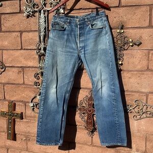 Vintage Levi’s 501’ Men’s Straight Leg 80s Button Fly USA W 36 L 32